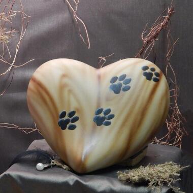 Liebevolle Tierurne in Herzform mit Pfoten aus Keramik Kerava / 14,5x15cm (HxB