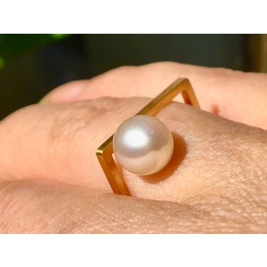 Statement-Ring aus Gold & Pearl Ring Dainty Freshwater Pearl On A Square