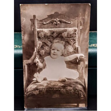 Antiker Babyschrank Foto Artura Postkarte