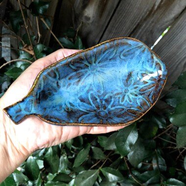 Schmuckschale in Birnenform, Blauer Keramik
