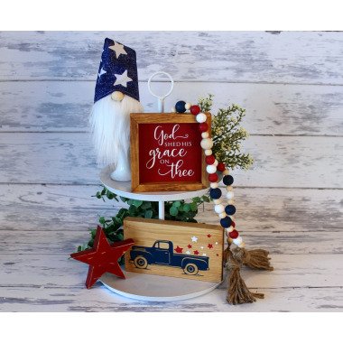 4. Juli Decor Patriotic Tiered Tray Independence