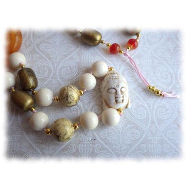 Buddha Halskette- Licht Relics Renewed Upcycling