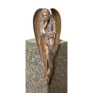 Grabfigur aus Bronze & Träumender Engel aus Bronze sitzend Angelo Liberta