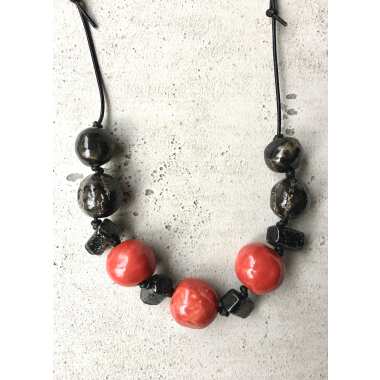 Perlenkette in Schwarz & Halskette Mit Perlen Aus Keramik Red & Black