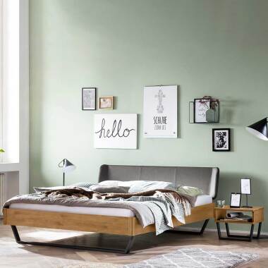 140x200 cm Bett mit Bügelgestell aus Wildeiche