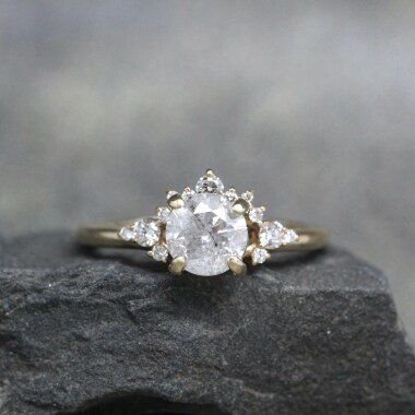 Salz & Pfeffer Moderner Diamant Halo Ring Eisdiamant Echter 14K Gelbgold Verlo