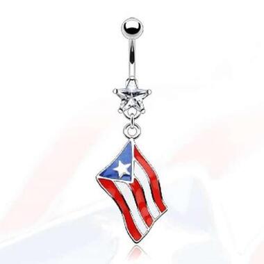 Bauchnabel Piercing mit Flagge von Puerto Rico.