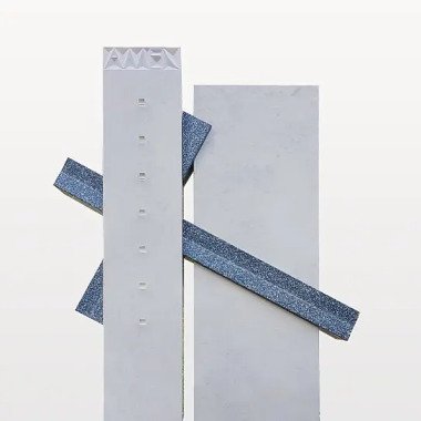 Grabstein Naturstein modern mit Kreuz Gestaltung Formia