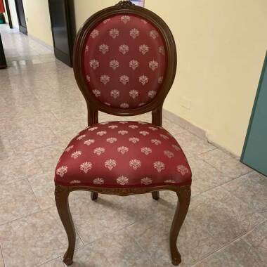 Stuhl in Rot Goldfarben gemustert Barock Design