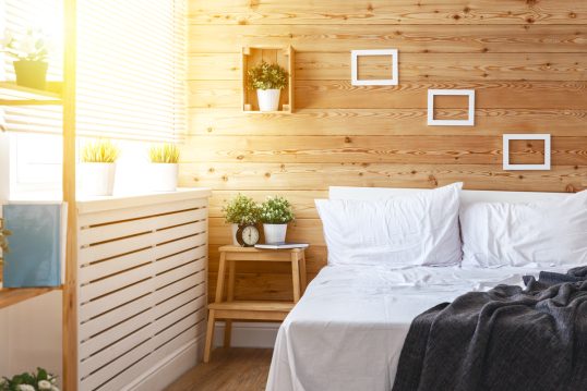 Gestaltungsidee für ein Schlafzimmer im skandinavischen Stil – Beispiel mit H...